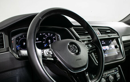 Volkswagen Tiguan II, 2019 год, 2 940 000 рублей, 14 фотография