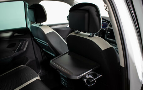 Volkswagen Tiguan II, 2019 год, 2 940 000 рублей, 10 фотография