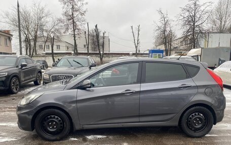 Hyundai Solaris II рестайлинг, 2011 год, 850 000 рублей, 5 фотография