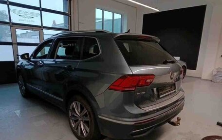 Volkswagen Tiguan II, 2022 год, 3 055 000 рублей, 4 фотография