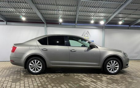 Skoda Octavia, 2018 год, 1 599 000 рублей, 6 фотография