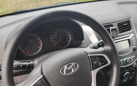 Hyundai Solaris II рестайлинг, 2013 год, 1 100 000 рублей, 7 фотография