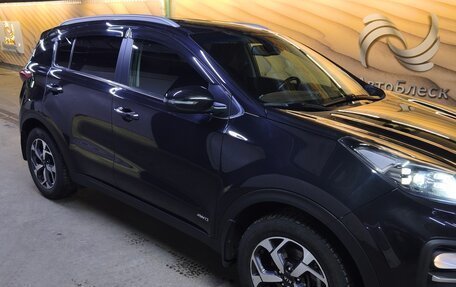 KIA Sportage IV рестайлинг, 2020 год, 2 400 000 рублей, 4 фотография