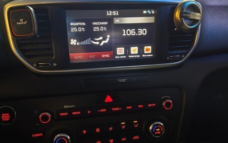 KIA Sportage IV рестайлинг, 2020 год, 2 400 000 рублей, 10 фотография