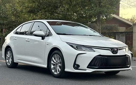 Toyota Corolla, 2024 год, 2 125 000 рублей, 3 фотография
