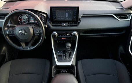 Toyota RAV4, 2019 год, 2 690 000 рублей, 7 фотография