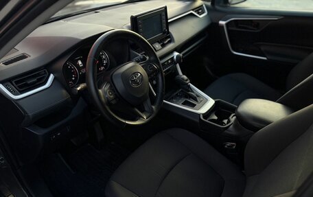 Toyota RAV4, 2019 год, 2 690 000 рублей, 8 фотография