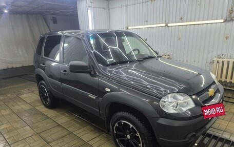Chevrolet Niva I рестайлинг, 2017 год, 850 000 рублей, 3 фотография