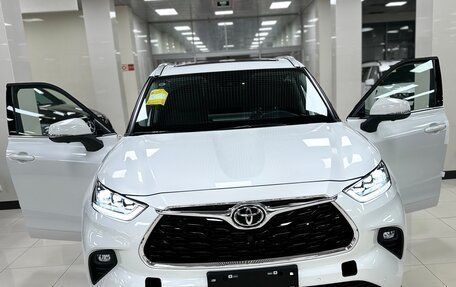 Toyota Highlander, 2025 год, 5 600 000 рублей, 2 фотография