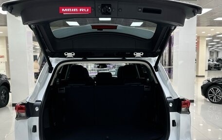 Toyota Highlander, 2025 год, 5 600 000 рублей, 21 фотография