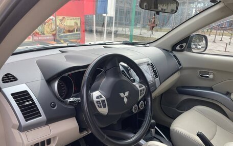Mitsubishi Outlander III рестайлинг 3, 2008 год, 1 250 000 рублей, 11 фотография