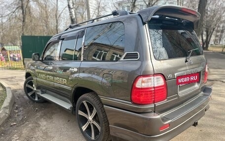 Toyota Land Cruiser 100 рестайлинг 2, 2000 год, 1 600 000 рублей, 3 фотография