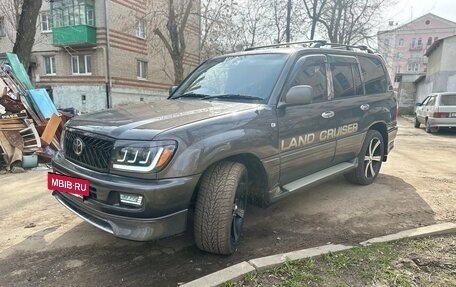 Toyota Land Cruiser 100 рестайлинг 2, 2000 год, 1 600 000 рублей, 2 фотография