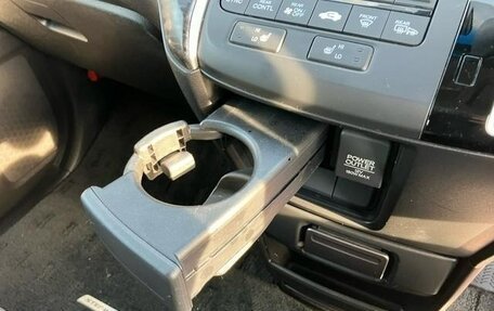 Honda Stepwgn IV, 2016 год, 1 550 000 рублей, 14 фотография