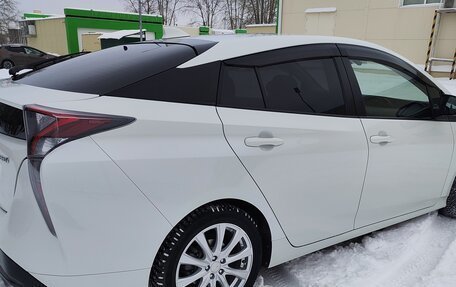 Toyota Prius IV XW50, 2017 год, 2 350 000 рублей, 11 фотография