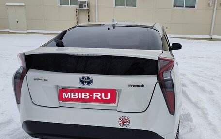 Toyota Prius IV XW50, 2017 год, 2 350 000 рублей, 9 фотография