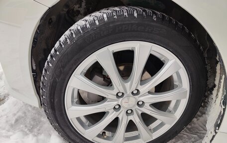 Toyota Prius IV XW50, 2017 год, 2 350 000 рублей, 21 фотография