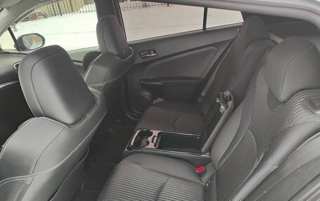 Toyota Prius IV XW50, 2017 год, 2 350 000 рублей, 38 фотография