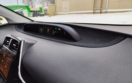 Toyota Prius IV XW50, 2017 год, 2 350 000 рублей, 36 фотография