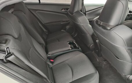 Toyota Prius IV XW50, 2017 год, 2 350 000 рублей, 40 фотография