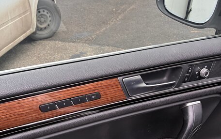 Volkswagen Touareg III, 2018 год, 3 300 000 рублей, 24 фотография