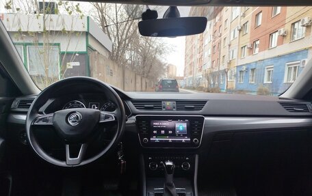 Skoda Superb III рестайлинг, 2018 год, 1 652 000 рублей, 10 фотография