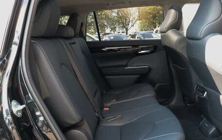 Toyota Highlander, 2024 год, 6 390 000 рублей, 6 фотография