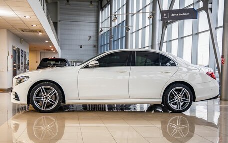 Mercedes-Benz E-Класс, 2019 год, 3 798 000 рублей, 4 фотография