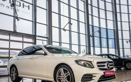 Mercedes-Benz E-Класс, 2019 год, 3 798 000 рублей, 1 фотография