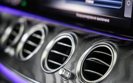 Mercedes-Benz E-Класс, 2019 год, 3 798 000 рублей, 29 фотография