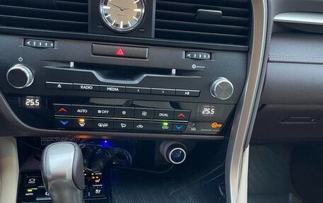 Lexus RX IV рестайлинг, 2019 год, 5 200 000 рублей, 17 фотография