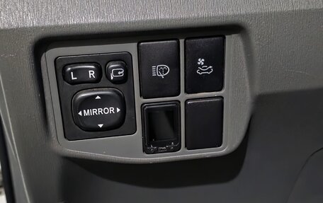 Toyota Prius, 2010 год, 1 300 000 рублей, 10 фотография