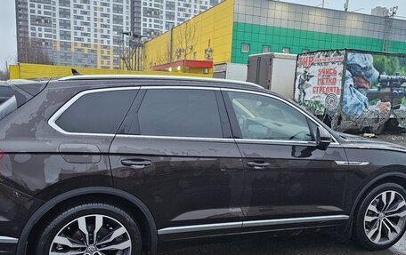 Volkswagen Touareg III, 2019 год, 6 300 000 рублей, 2 фотография