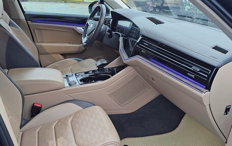 Volkswagen Touareg III, 2019 год, 6 300 000 рублей, 6 фотография