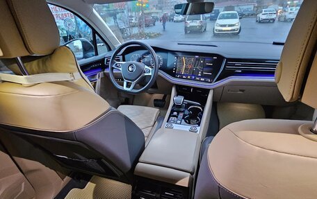 Volkswagen Touareg III, 2019 год, 6 300 000 рублей, 10 фотография