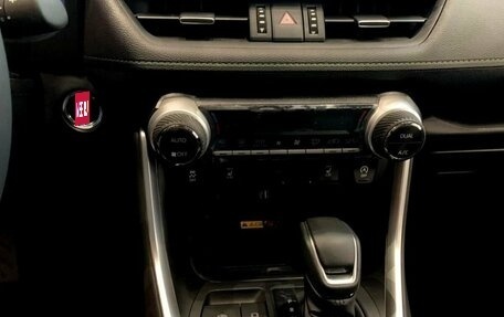 Toyota RAV4, 2025 год, 5 090 000 рублей, 14 фотография