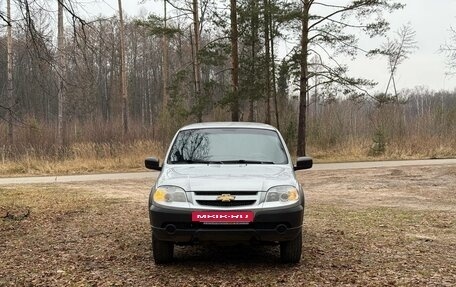 Chevrolet Niva I рестайлинг, 2017 год, 615 000 рублей, 2 фотография