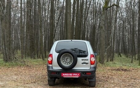 Chevrolet Niva I рестайлинг, 2017 год, 615 000 рублей, 6 фотография