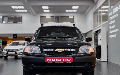 Chevrolet Niva I рестайлинг, 2017 год, 745 000 рублей, 2 фотография