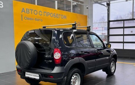 Chevrolet Niva I рестайлинг, 2017 год, 745 000 рублей, 5 фотография