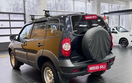 Chevrolet Niva I рестайлинг, 2017 год, 745 000 рублей, 4 фотография