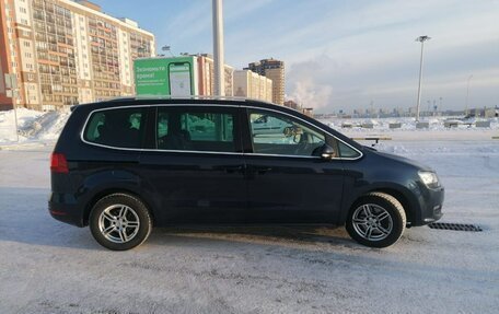Volkswagen Sharan II, 2011 год, 850 000 рублей, 3 фотография