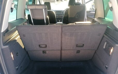 Volkswagen Sharan II, 2011 год, 850 000 рублей, 2 фотография