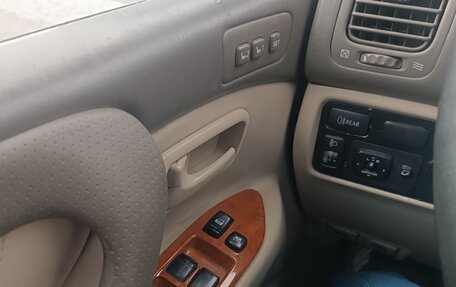 Toyota Land Cruiser 100 рестайлинг 2, 2002 год, 1 350 000 рублей, 3 фотография