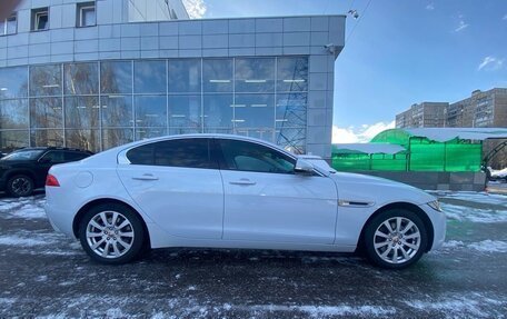 Jaguar XE I рестайлинг, 2017 год, 1 950 000 рублей, 4 фотография