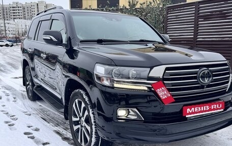 Toyota Land Cruiser 200, 2017 год, 5 350 000 рублей, 1 фотография