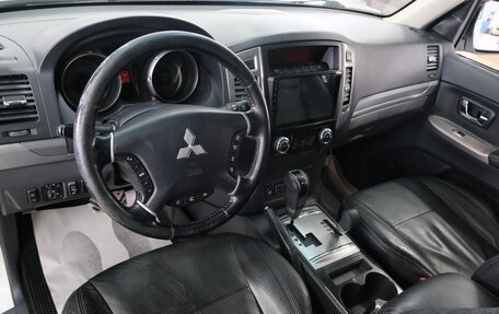 Mitsubishi Pajero IV, 2014 год, 2 499 000 рублей, 12 фотография