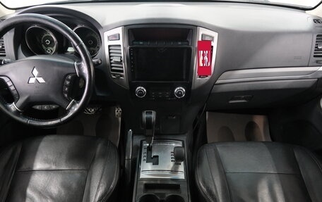 Mitsubishi Pajero IV, 2014 год, 2 499 000 рублей, 15 фотография