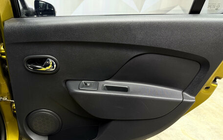 Renault Sandero II рестайлинг, 2015 год, 920 000 рублей, 21 фотография