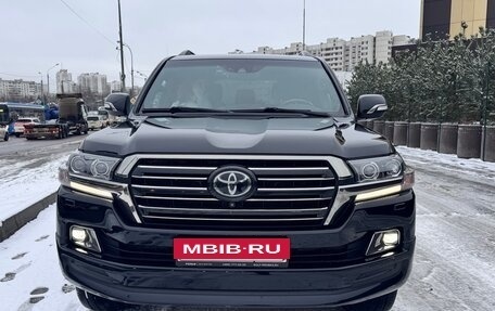 Toyota Land Cruiser 200, 2017 год, 5 350 000 рублей, 2 фотография